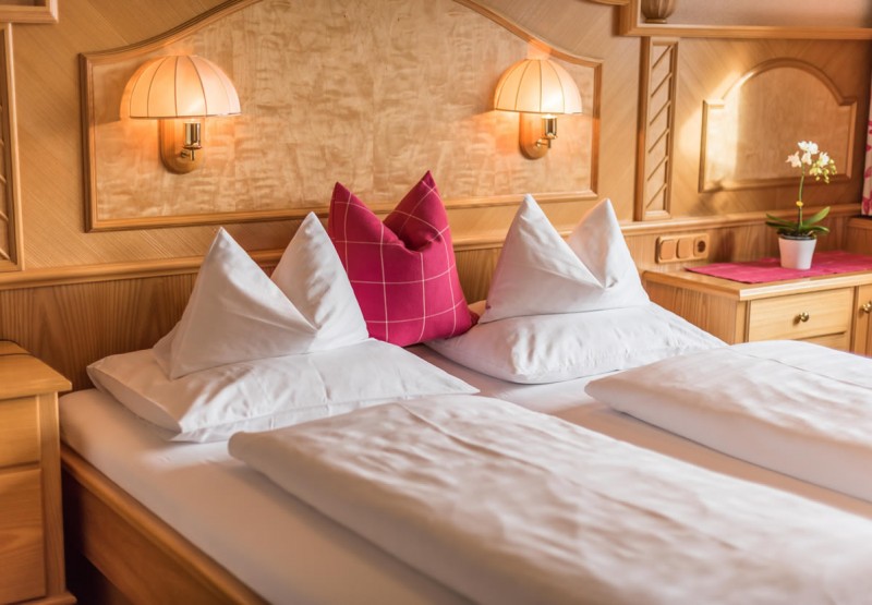 Gemütliche Betten aus Holz
